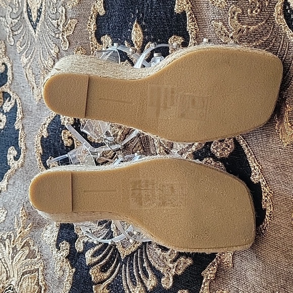 Dolce Vita new 8.5 studded wedge sandals. - Picture 7 of 7